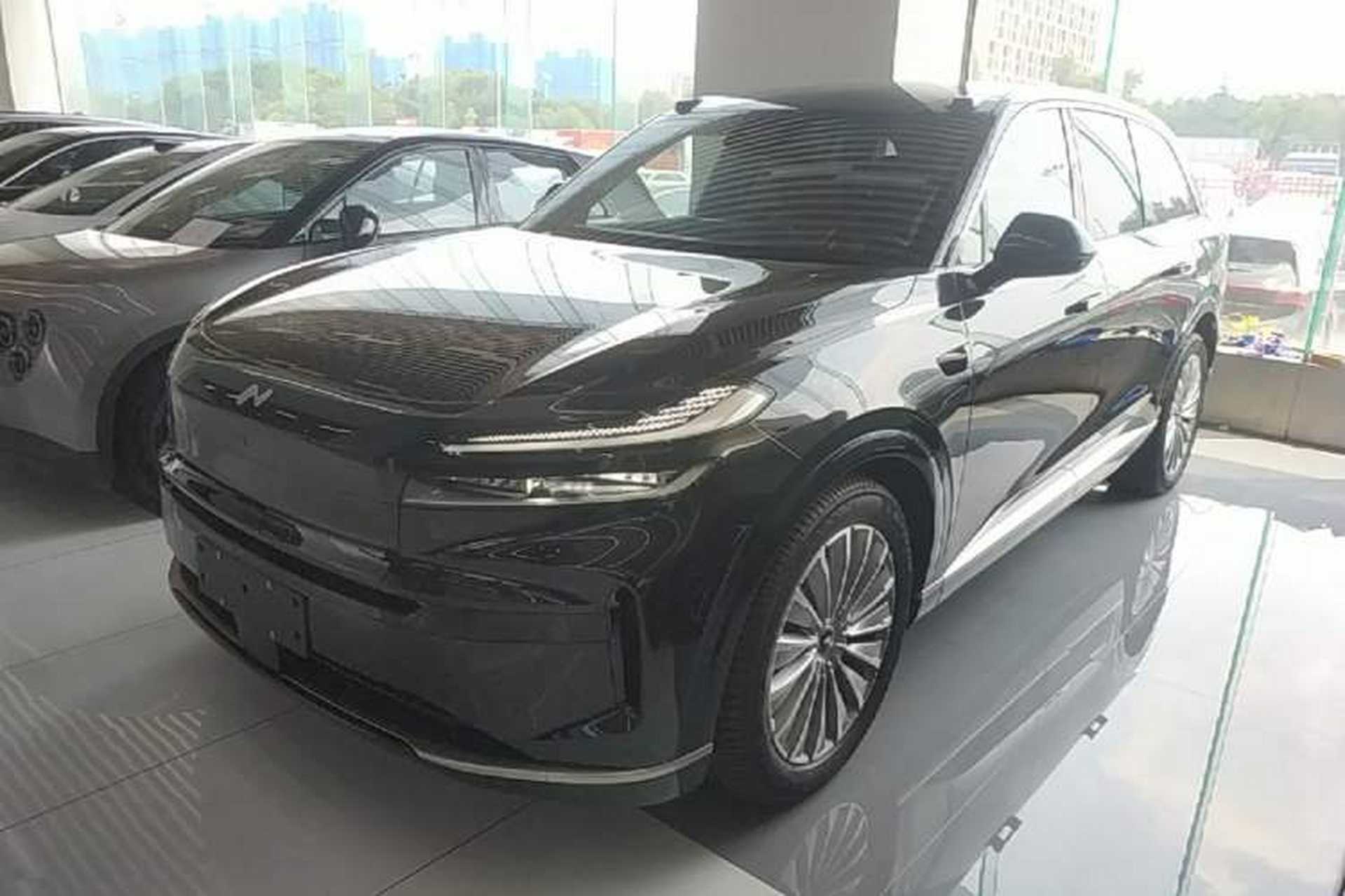 Used ONVO Luxeed L90 2025 Model—Ultra Six-Seater Version Front Left 45 Deg