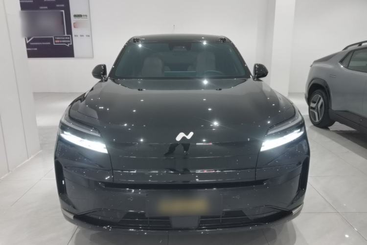 Used ONVO Luxeed L90 2025 Model—Max Six-Seater Version Front