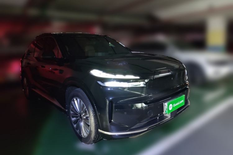 Used ONVO Luxeed L90 2025 Model—Ultra Six-Seater Version Front Right 45 Deg