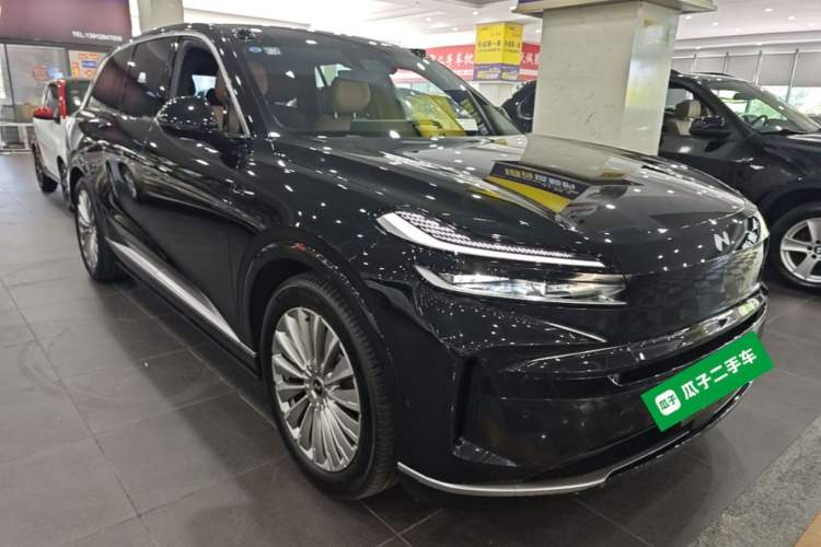 Used ONVO Luxeed L90 2025 Model—Ultra Six-Seater Version Front Right 45 Deg