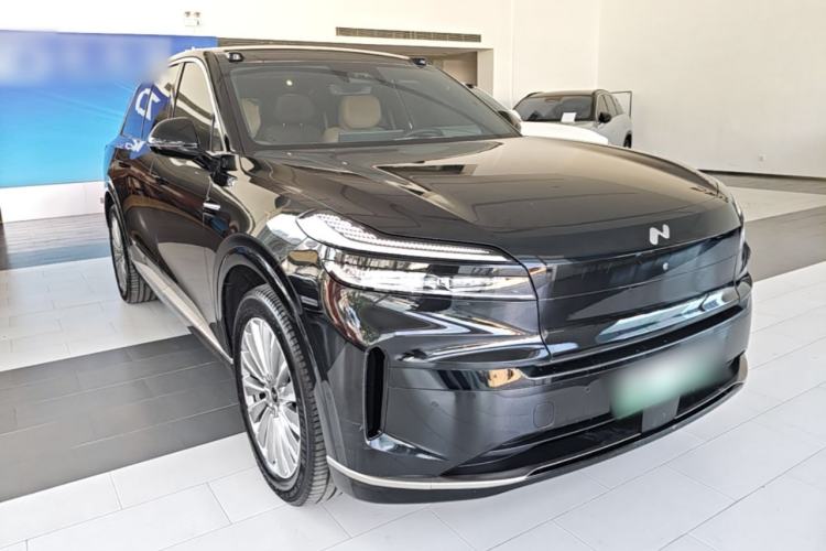Used ONVO Luxeed L90 2025 Model—Ultra Six-Seater Version Front Right 45 Deg
