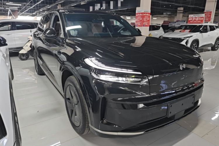 Used ONVO Luxeed L90 2025 Model—Max Six-Seater Version Front Right 45 Deg