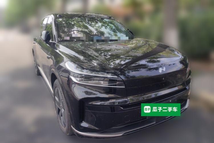 Used ONVO Luxeed L90 2025 Model—Max Six-Seater Version Front Right 45 Deg