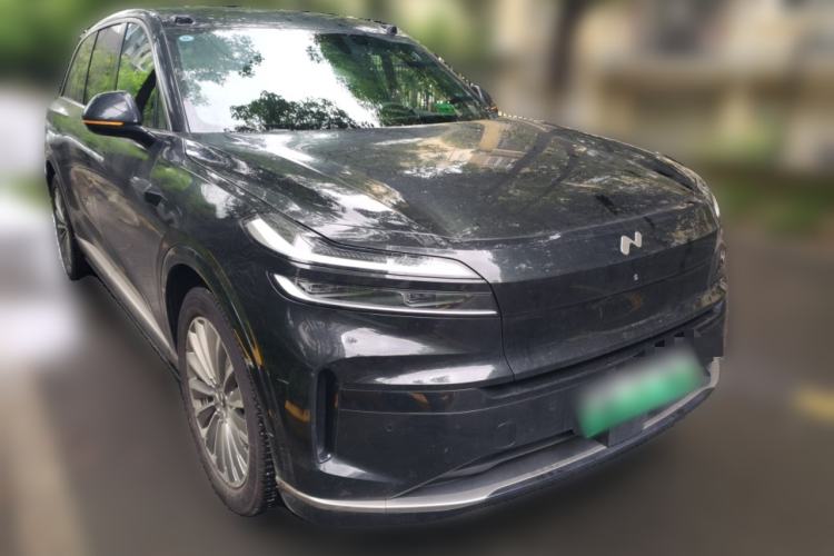 Used ONVO Luxeed L90 2025 Model—Max Six-Seater Version Front Right 45 Deg