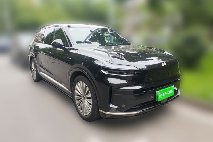 Used ONVO Luxeed L90 2025 Model—Max Seven-Seater Version Front Right 45 Deg