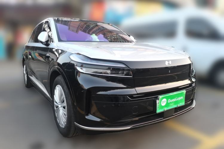 Used ONVO Luxeed L90 2025 Model—Max Six-Seater Version Front Right 45 Deg
