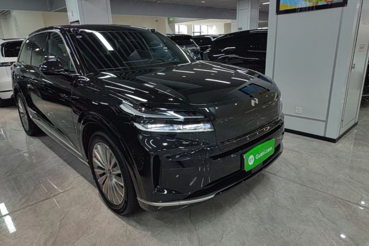 Used ONVO Luxeed L90 2025 Model—Ultra Six-Seater Version Front Right 45 Deg