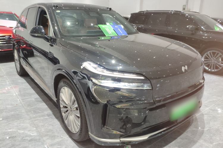 Used ONVO Luxeed L90 2025 Model—Max Six-Seater Version Front Right 45 Deg