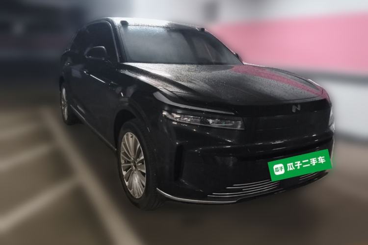 Used ONVO Luxeed L90 2025 Model—Max Six-Seater Version Front Right 45 Deg