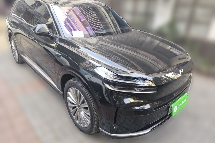Used ONVO Luxeed L90 2025 Model—Ultra Six-Seater Version Front Right 45 Deg