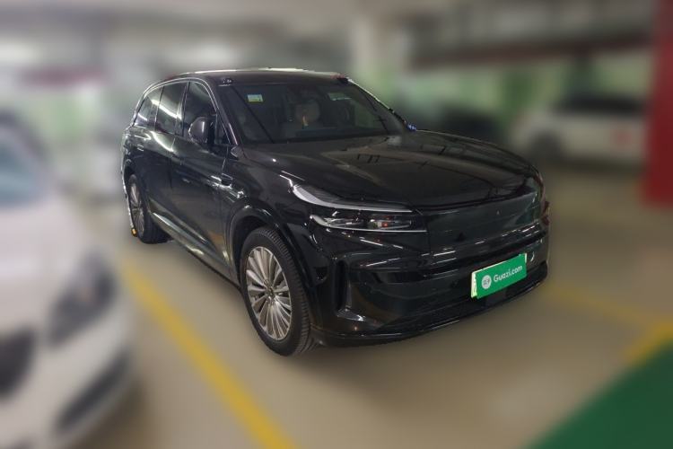 Used ONVO Luxeed L90 2025 Model—Max Six-Seater Version Front Right 45 Deg