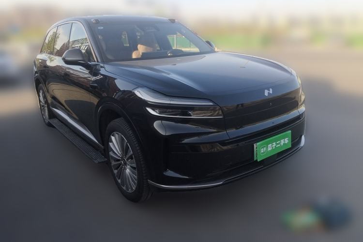 Used ONVO Luxeed L90 2025 Model—Max Six-Seater Version Front Right 45 Deg