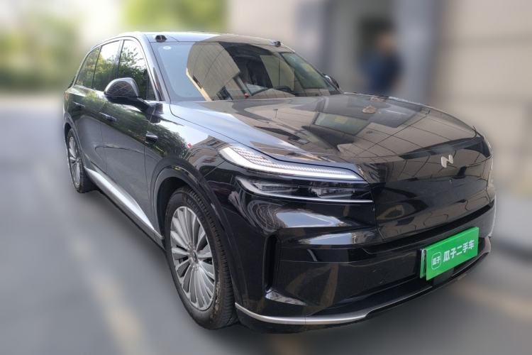 Used ONVO Luxeed L90 2025 Model—Max Six-Seater Version Front Right 45 Deg