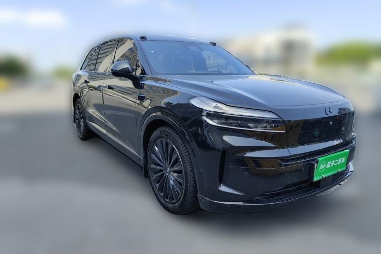 Used ONVO Luxeed L90 2025 Model—Max Six-Seater Version Front Right 45 Deg
