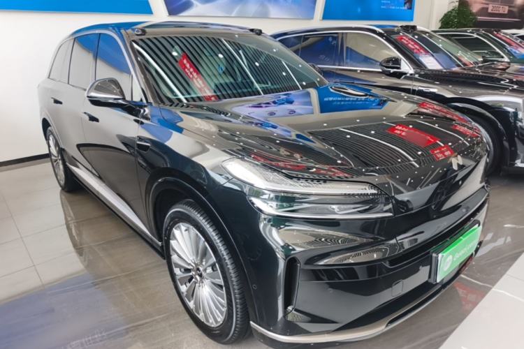 Used ONVO Luxeed L90 2025 Model—Ultra Six-Seater Version Front Right 45 Deg