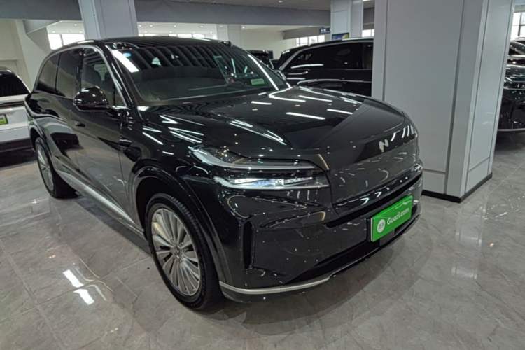 Used ONVO Luxeed L90 2025 Model—Ultra Six-Seater Version Front Right 45 Deg