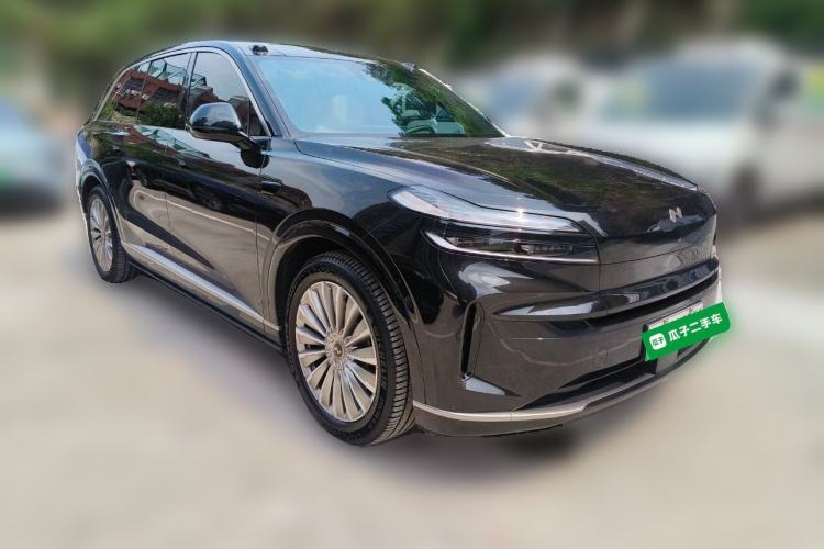 Used ONVO Luxeed L90 2025 Model—Ultra Six-Seater Version Front Right 45 Deg
