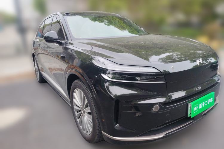 Used ONVO Luxeed L90 2025 Model—Max Seven-Seater Version Front Right 45 Deg