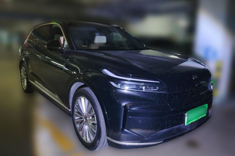 Used ONVO Luxeed L90 2025 Model—Max Six-Seater Version Front Right 45 Deg