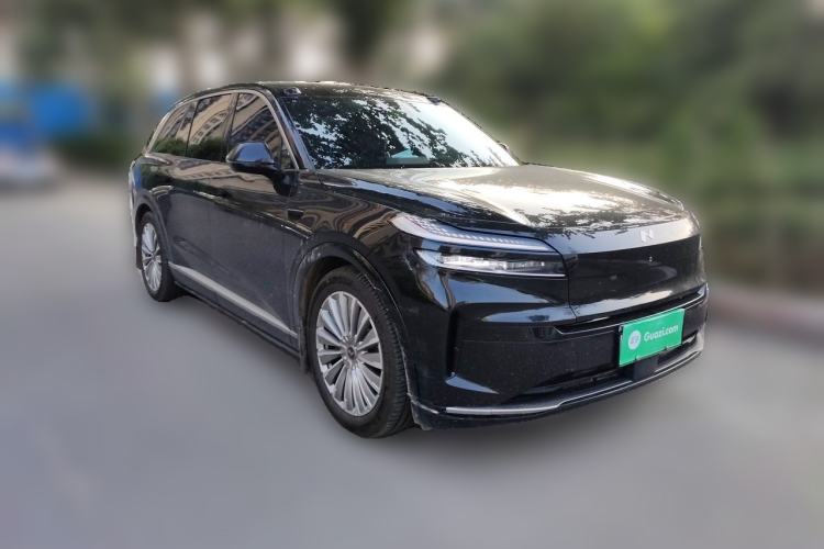 Used ONVO Luxeed L90 2025 Model—Max Six-Seater Version Front Right 45 Deg