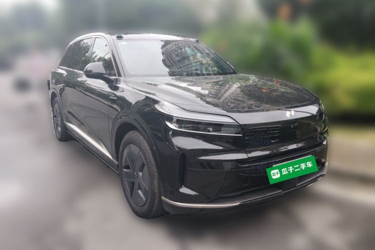 Used ONVO Luxeed L90 2025 Model—Max Seven-Seater Version Front Right 45 Deg