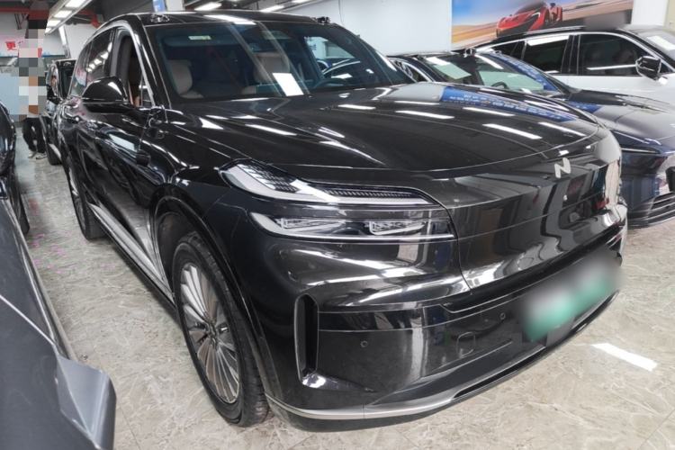 Used ONVO Luxeed L90 2025 Model—Max Six-Seater Version Front Right 45 Deg