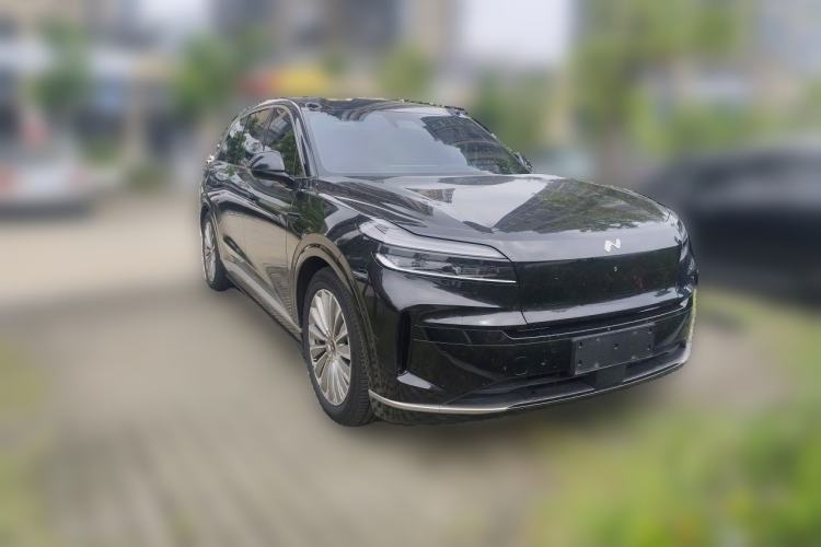 Used ONVO Luxeed L90 2025 Model—Ultra Six-Seater Version Front Right 45 Deg