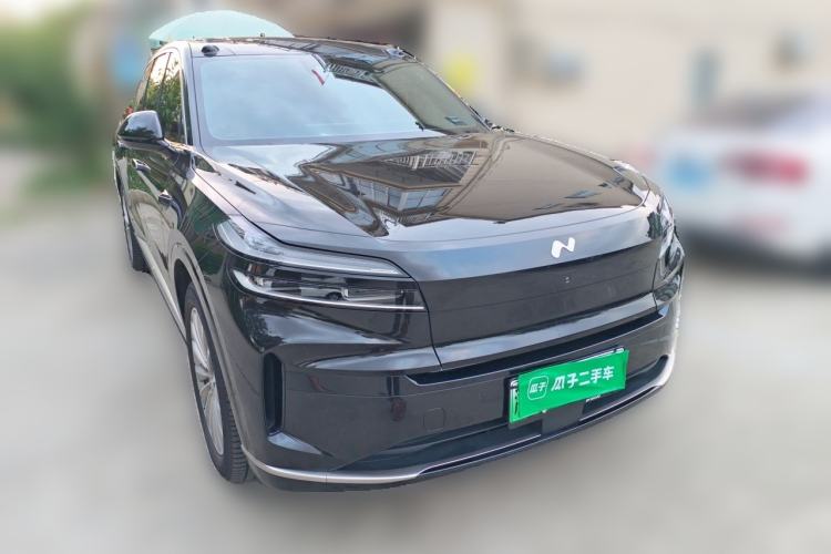 Used ONVO Luxeed L90 2025 Model—Max Six-Seater Version Front Right 45 Deg