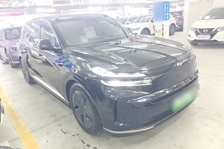 Used ONVO Luxeed L90 2025 Model—Ultra Six-Seater Version Front Right 45 Deg