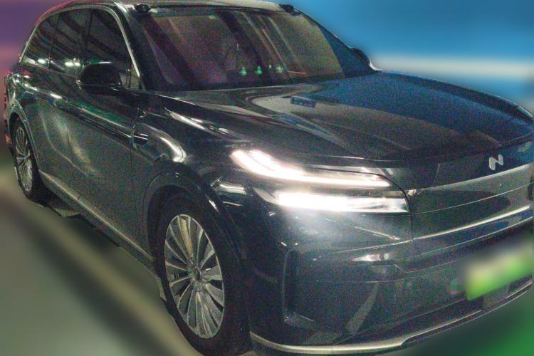 Used ONVO Luxeed L90 2025 Model—Max Six-Seater Version Front Right 45 Deg