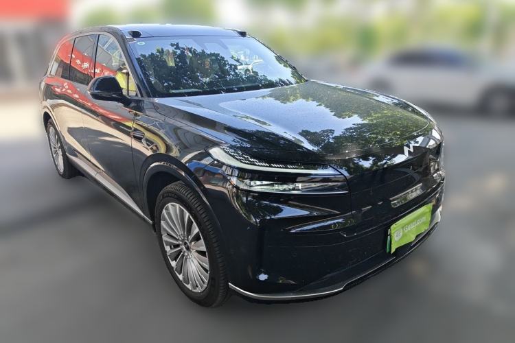Used ONVO Luxeed L90 2025 Model—Ultra Six-Seater Version Front Right 45 Deg