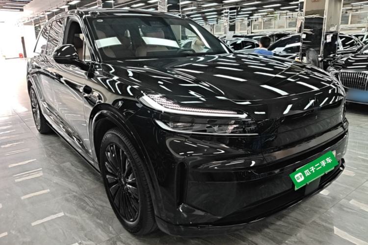 Used ONVO Luxeed L90 2025 Model—Black Knight Special Edition—Six-Seater Front Right 45 Deg