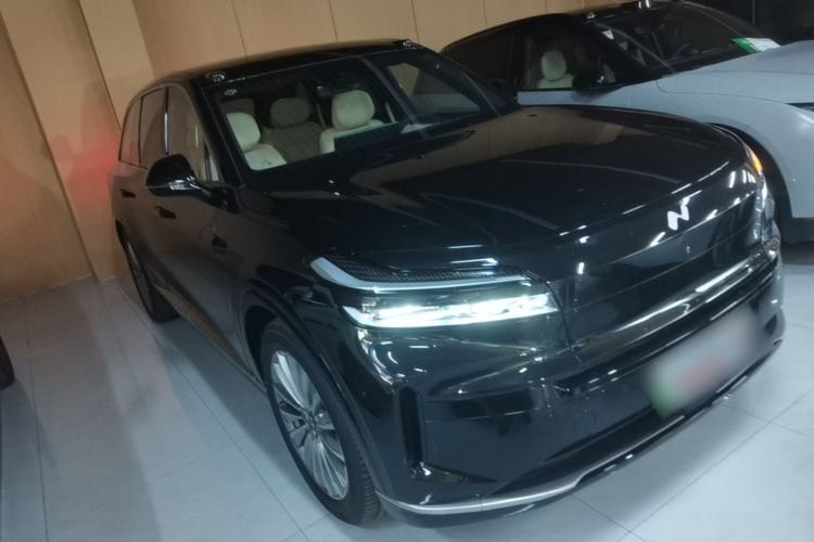 Used ONVO Luxeed L90 2025 Model—Ultra Six-Seater Version Front Right 45 Deg