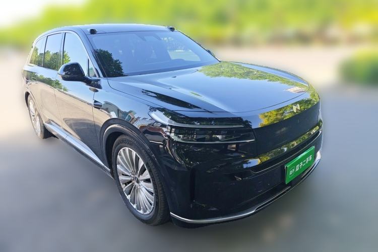 Used ONVO Luxeed L90 2025 Model—Max Six-Seater Version Front Right 45 Deg