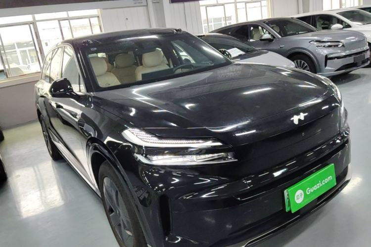 Used ONVO Luxeed L90 2025 Model—Max Six-Seater Version Front Right 45 Deg