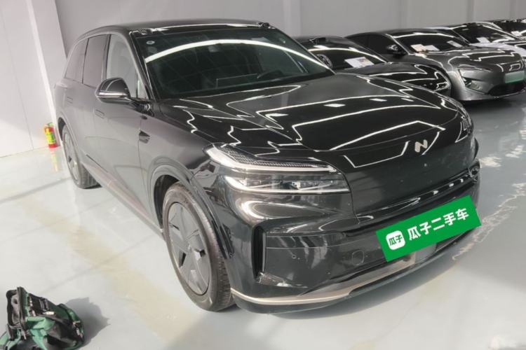 Used ONVO Luxeed L90 2025 Model—Max Six-Seater Version Front Right 45 Deg