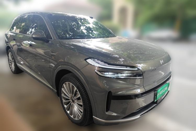 Used ONVO Luxeed L90 2025 Model—Ultra Six-Seater Version Front Right 45 Deg