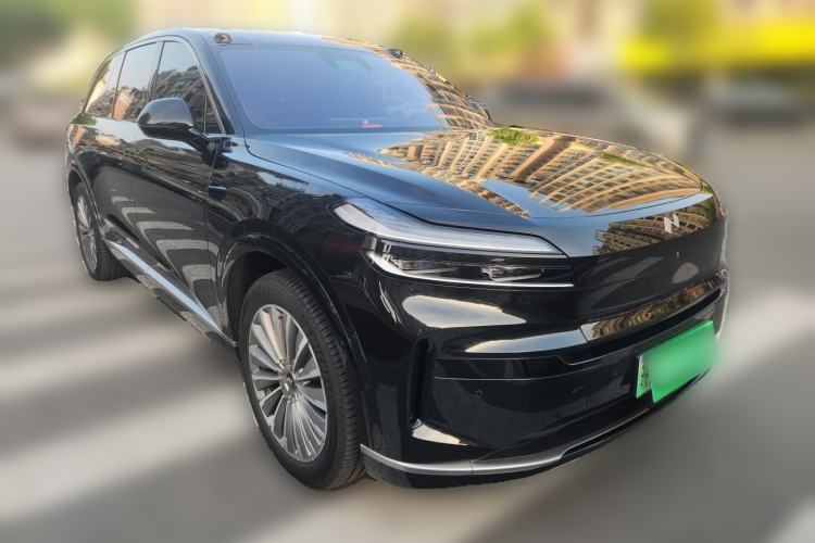 Used ONVO Luxeed L90 2025 Model—Max Six-Seater Version Front Right 45 Deg