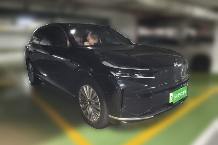 Used ONVO Luxeed L90 2025 Model—Max Six-Seater Version Front Right 45 Deg