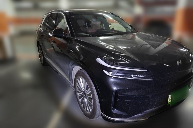 Used ONVO Luxeed L90 2025 Model—Ultra Six-Seater Version Front Right 45 Deg
