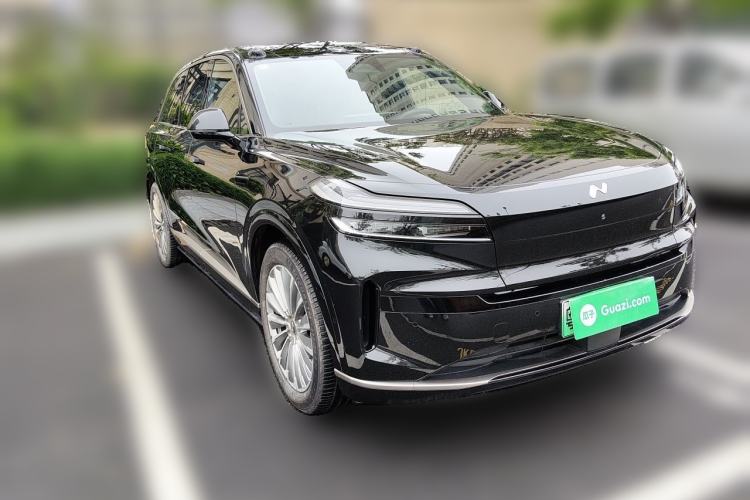 Used ONVO Luxeed L90 2025 Model—Max Six-Seater Version Front Right 45 Deg
