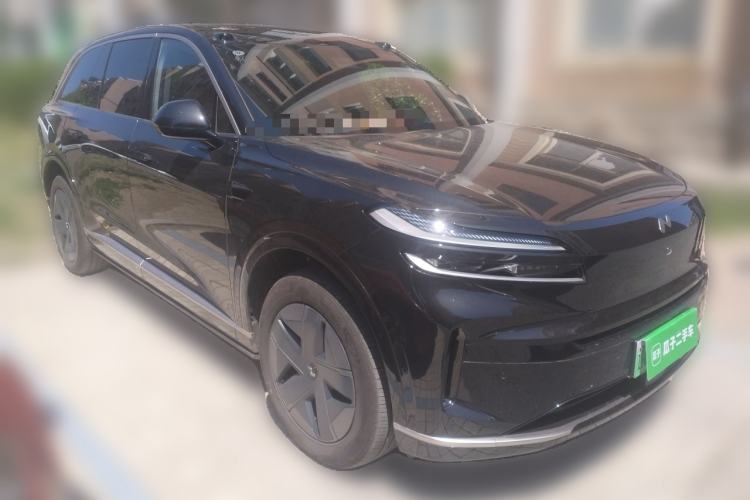Used ONVO Luxeed L90 2025 Model—Ultra Six-Seater Version Front Right 45 Deg