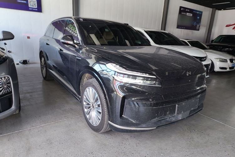 Used ONVO Luxeed L90 2025 Model—Ultra Six-Seater Version Front Right 45 Deg