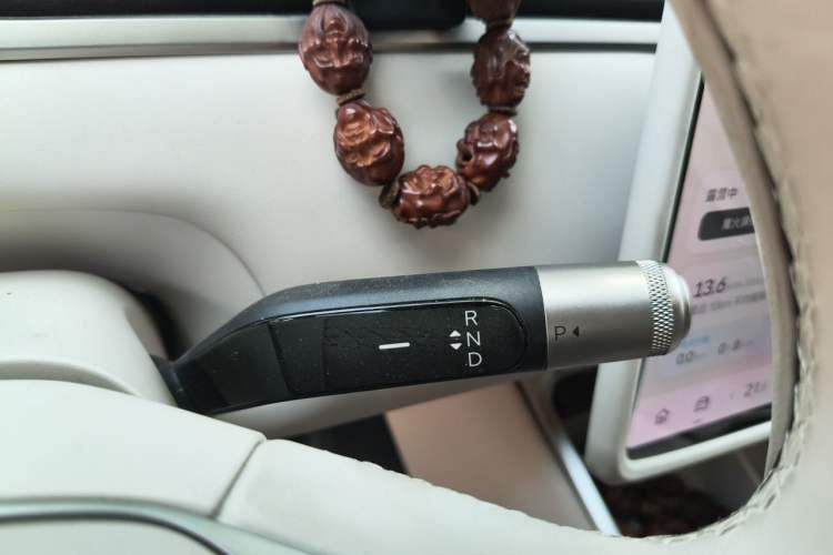 Used ONVO Luxeed L90 2025 Model—Max Six-Seater Version Gear Lever