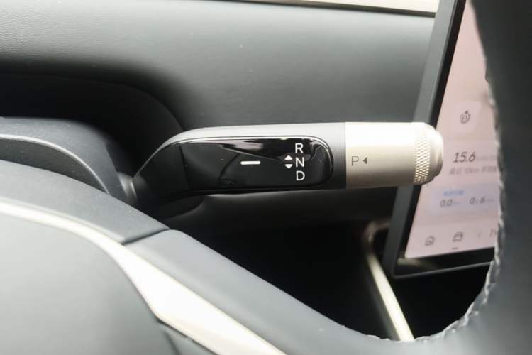 Used ONVO Luxeed L90 2025 Model—Ultra Six-Seater Version Gear Lever