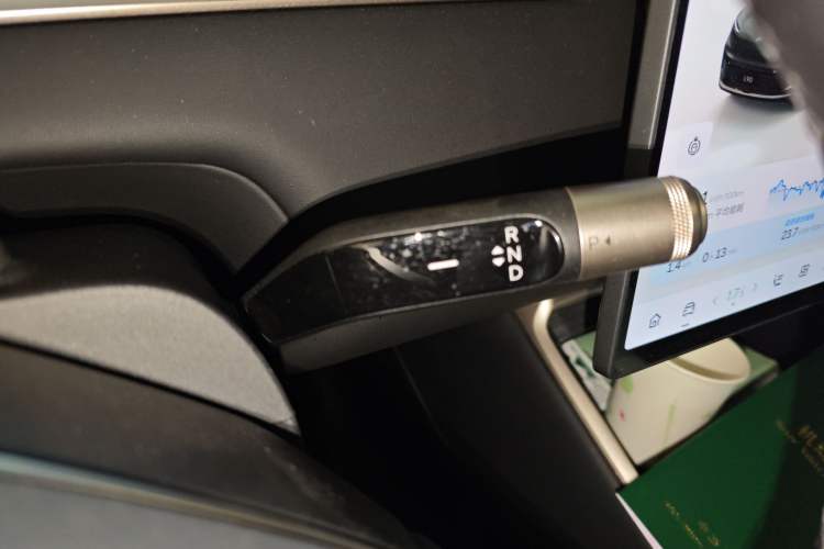 Used ONVO Luxeed L90 2025 Model—Pro Seven-Seater Version Gear Lever
