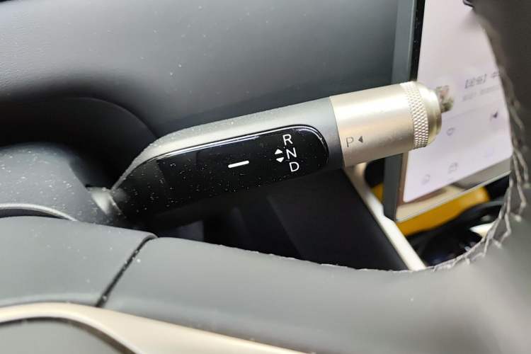 Used ONVO Luxeed L90 2025 Model—Pro Seven-Seater Version Gear Lever