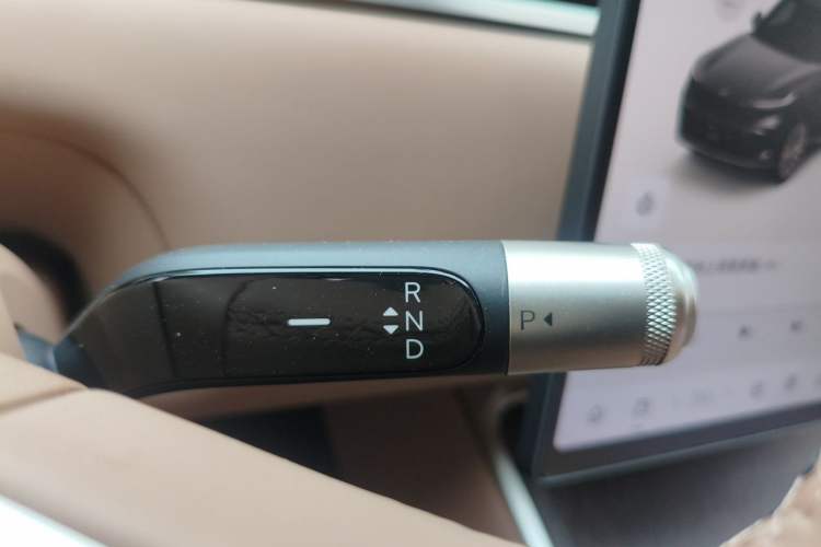 Used ONVO Luxeed L90 2025 Model Ultra Six-Seater 60-degree Battery Edition Gear Lever