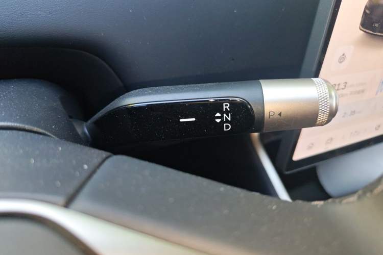 Used ONVO Luxeed L90 2025 Model—Max Six-Seater Version Gear Lever