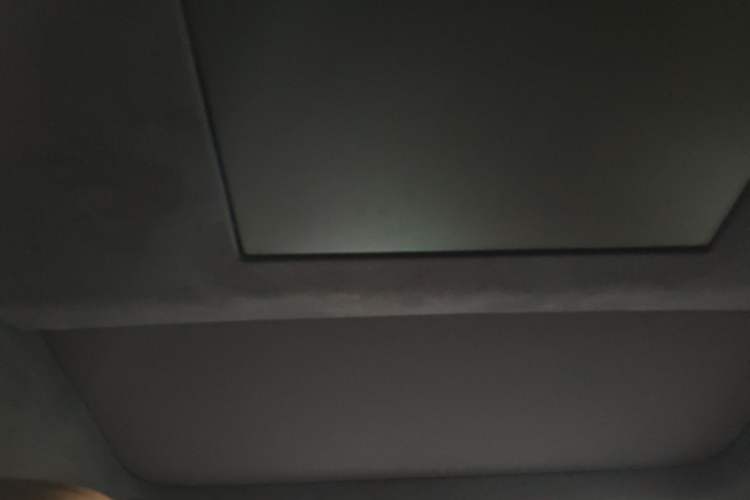 Used ONVO Luxeed L90 2025 Model—Max Six-Seater Version Headliner
